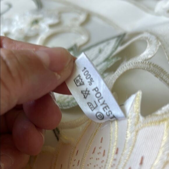 Vintage sunflower and daisy Embroidered Floral Table linens - Picture 3 of 5